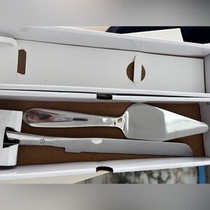 Elegant Silver Cake Server Set wedding cake